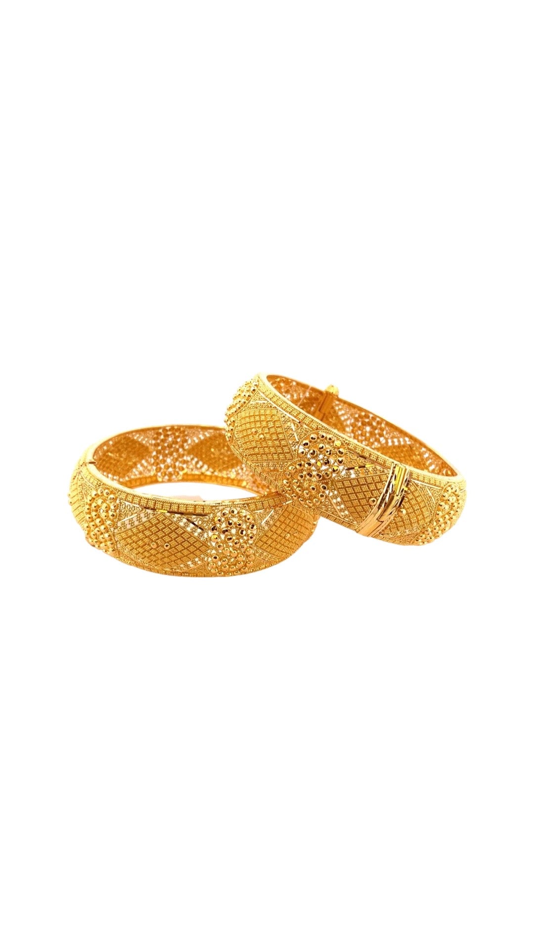 22K Gold Graceful Design 2 Pieces Set Of Ladies Screw Bangles