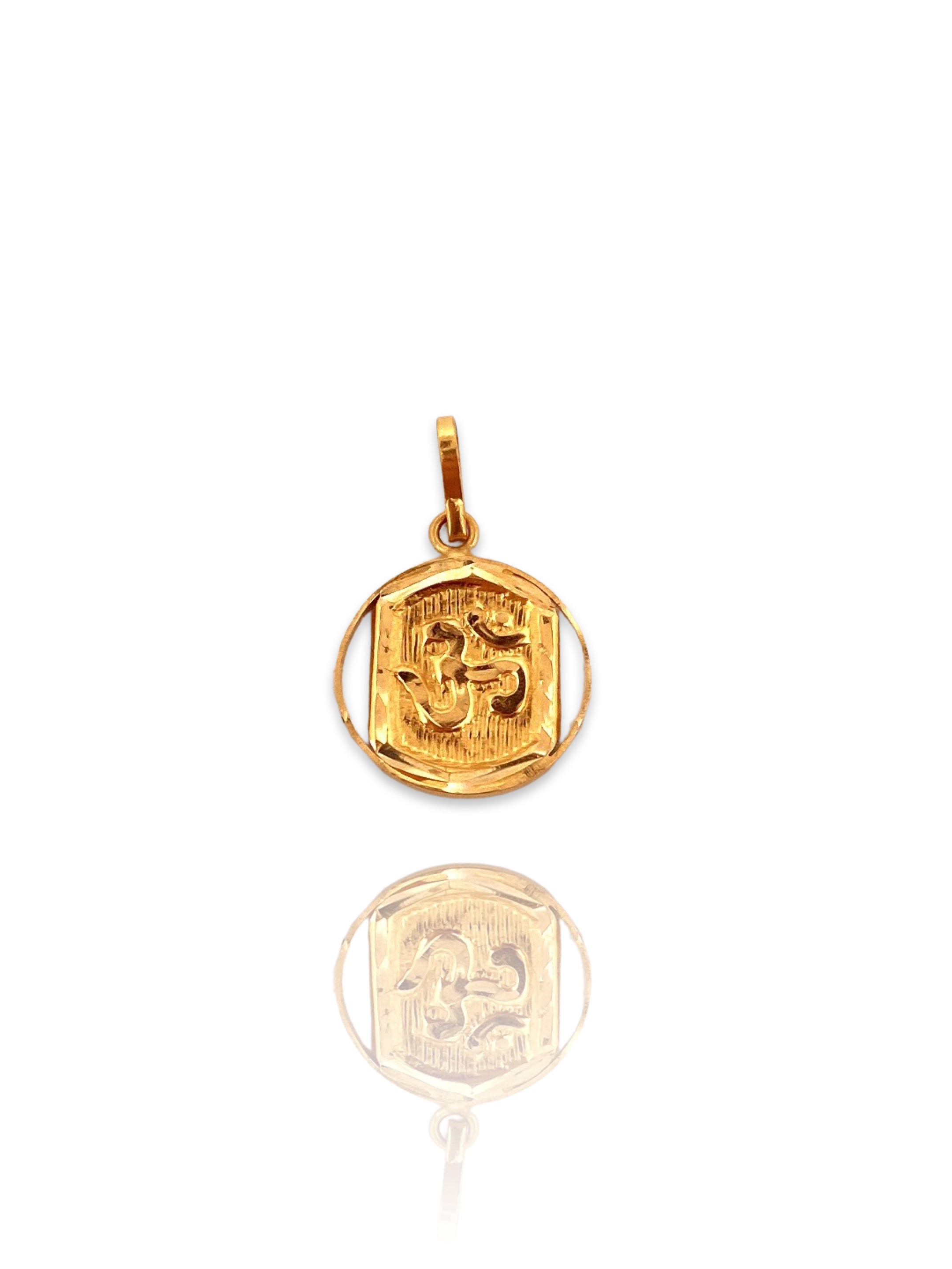 22K Gold Om Pendant
