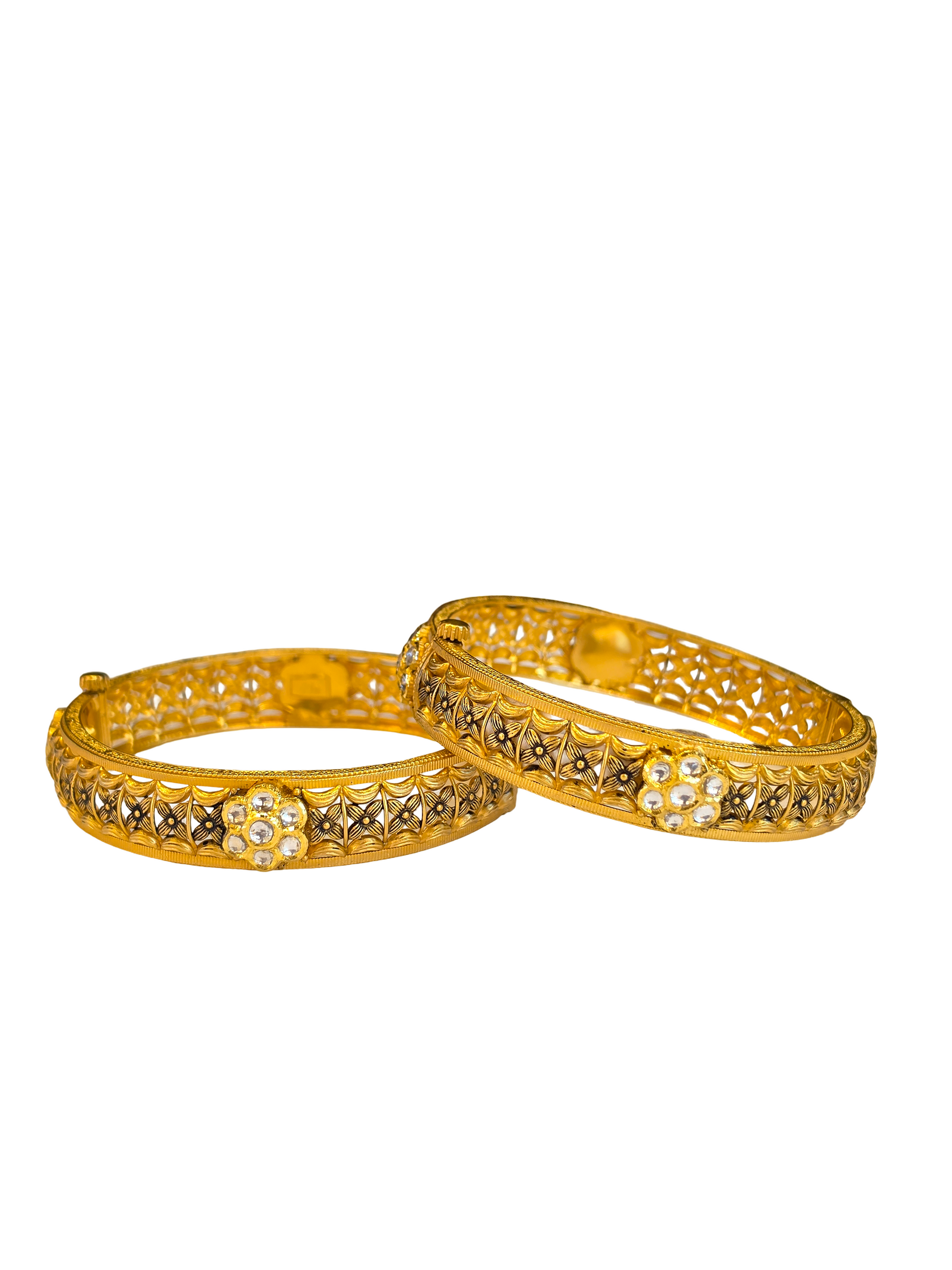 22K Gold Antique Designer Set Of Screw Bangles