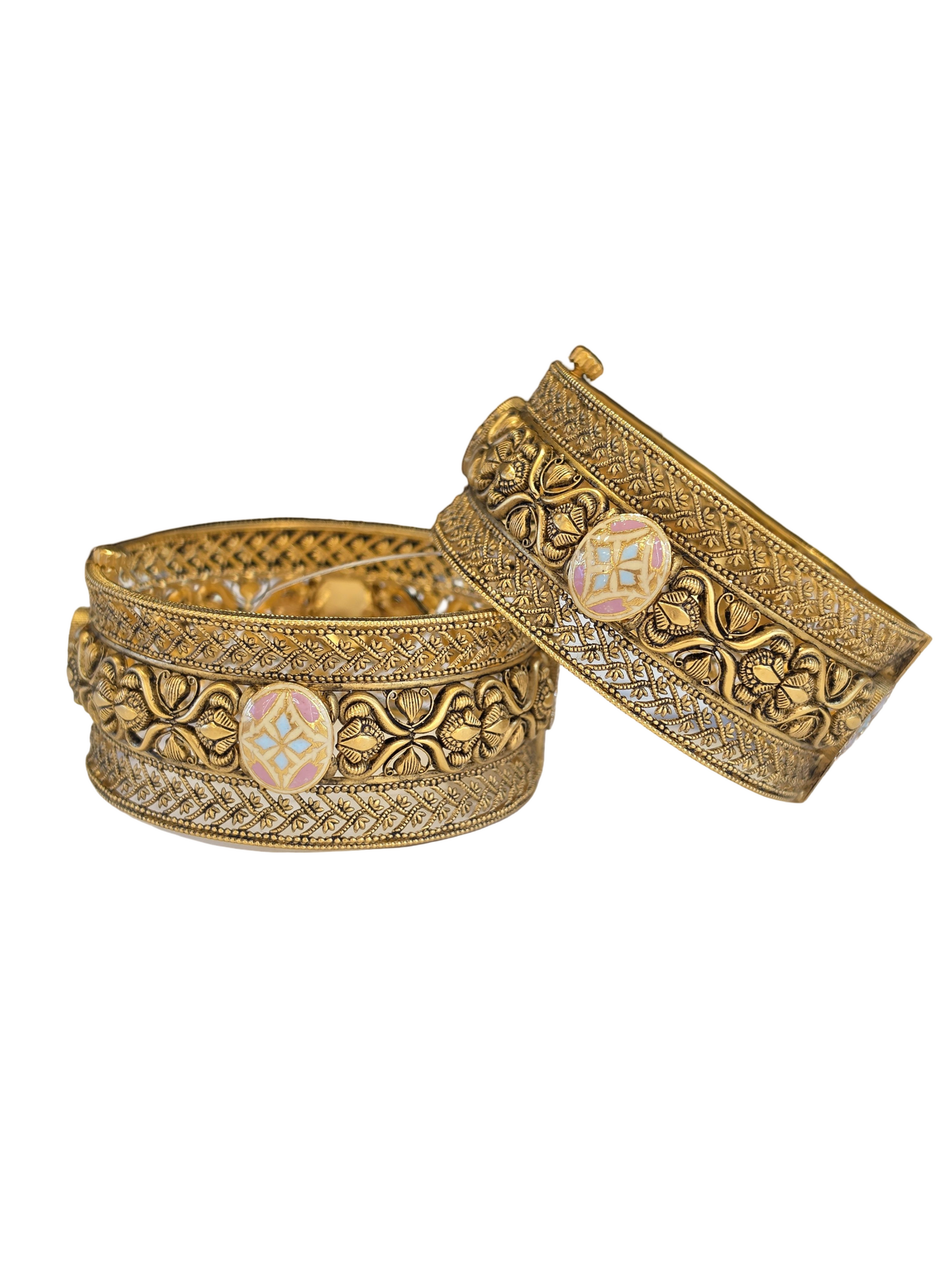 22K Gold Designer Set Of Screw Bangles
