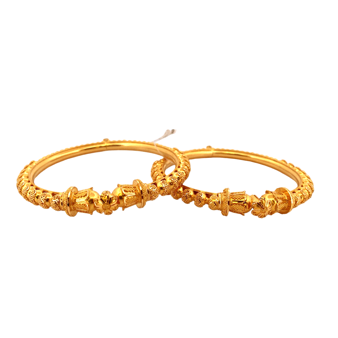 22K Gold Designer 2 Pieces Set Of Ladies Screw Bangles