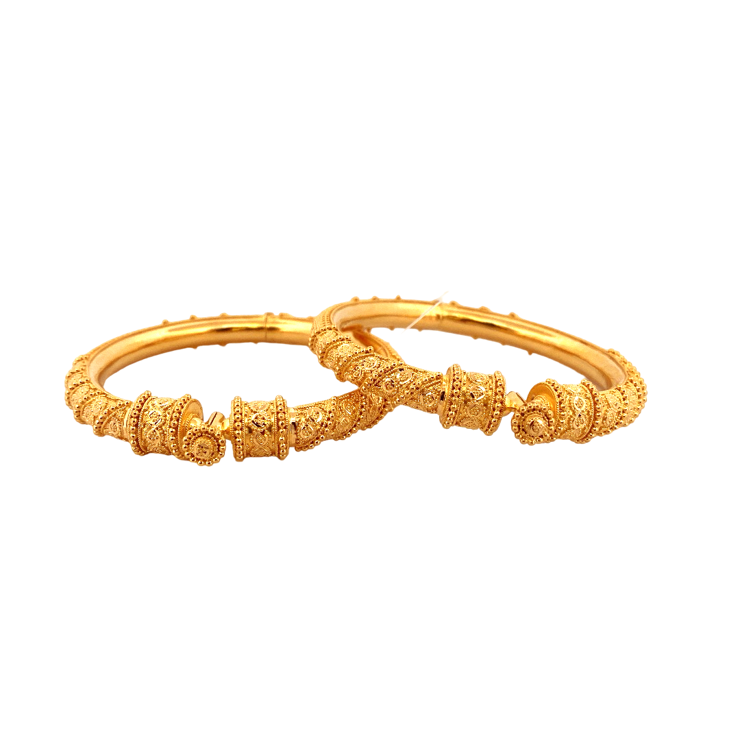 22K Gold Designer 2 Pieces Set Of Ladies Screw Bangles