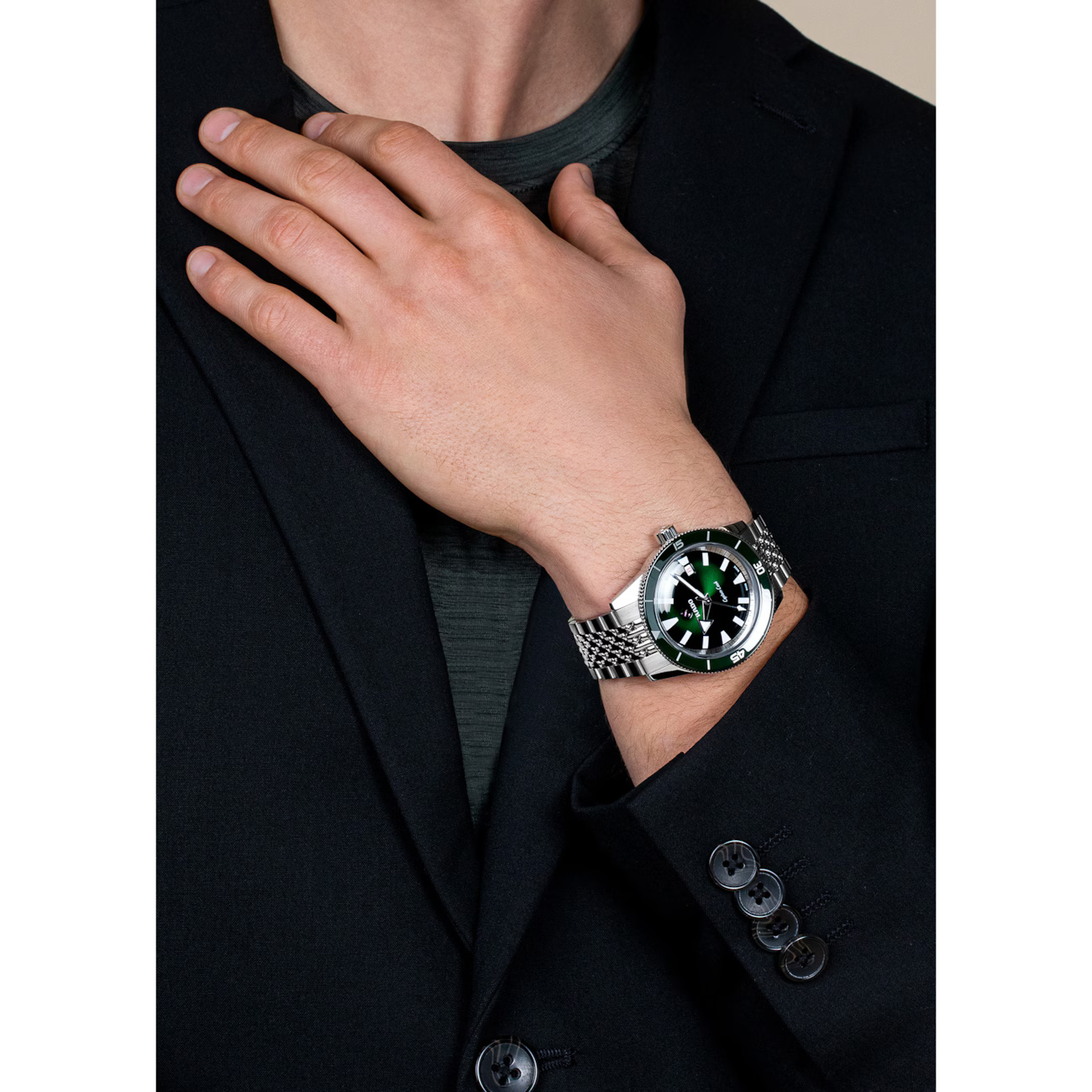 Captain Cook Automatic