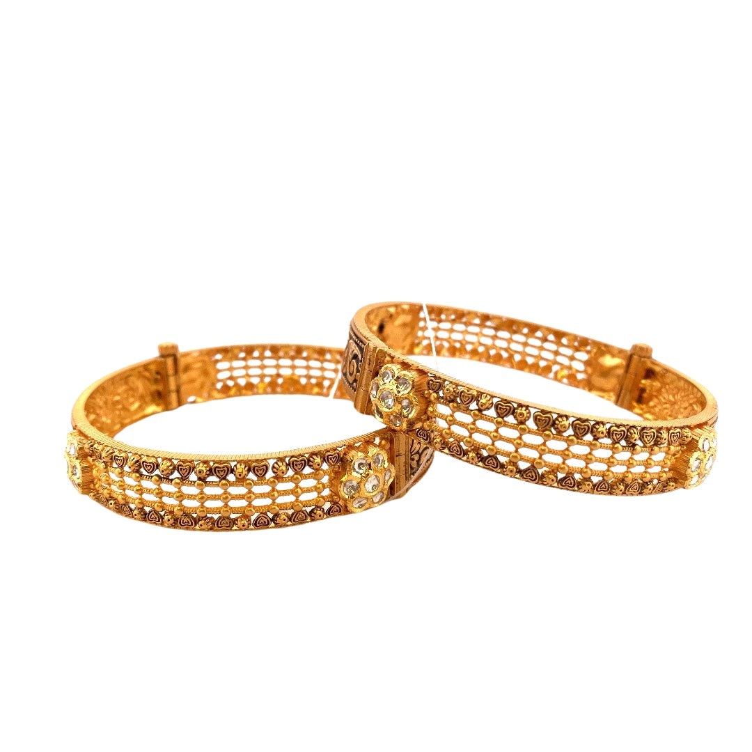 22K Gold Antique Kundan work 2 Pieces Set Of Ladies Screw Bangles