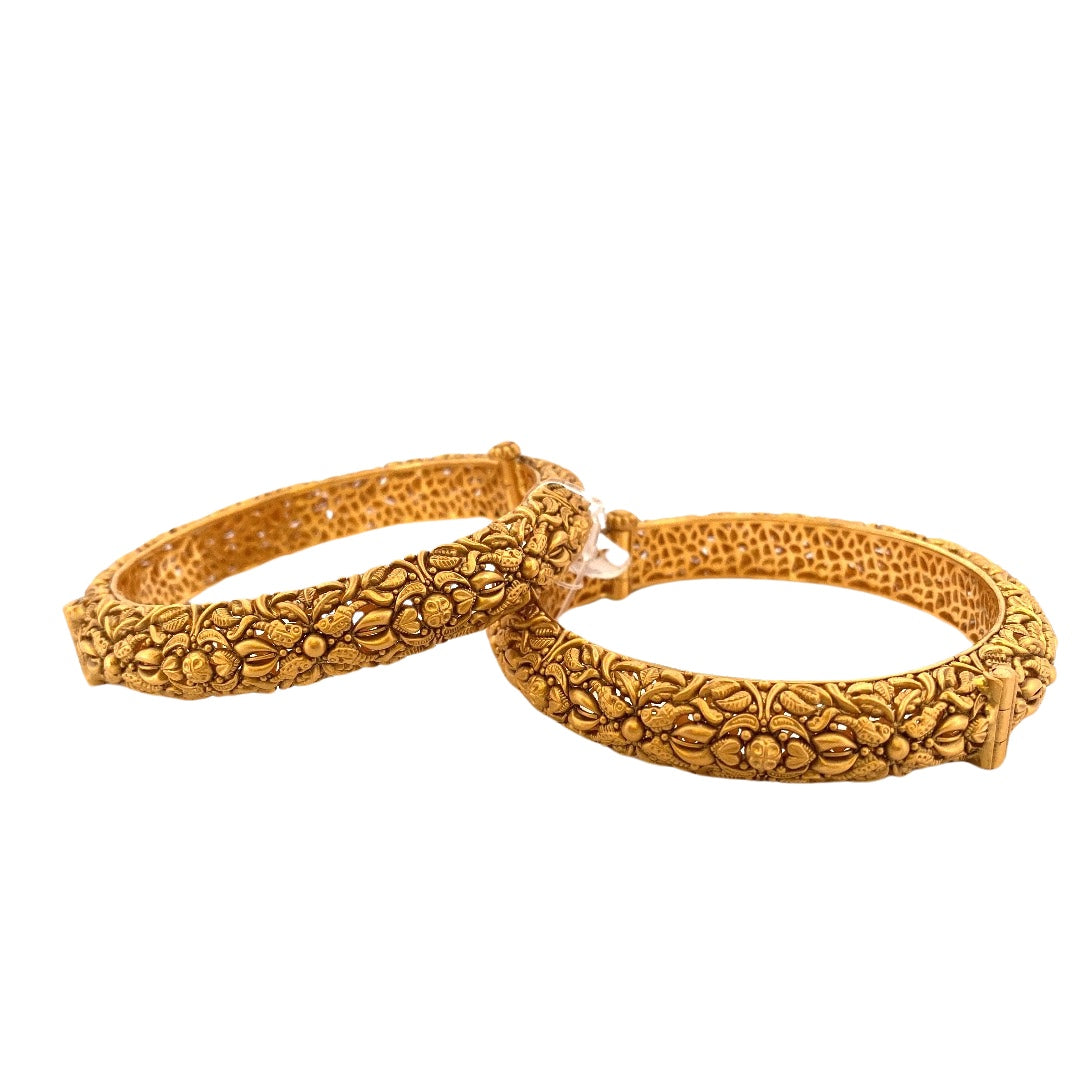 22K Gold Antique 2 Pieces Set Of Ladies Screw Bangles