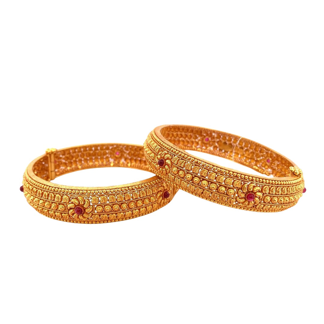 22K Gold Designer 2 Pieces Set Of Ladies Screw Bangles