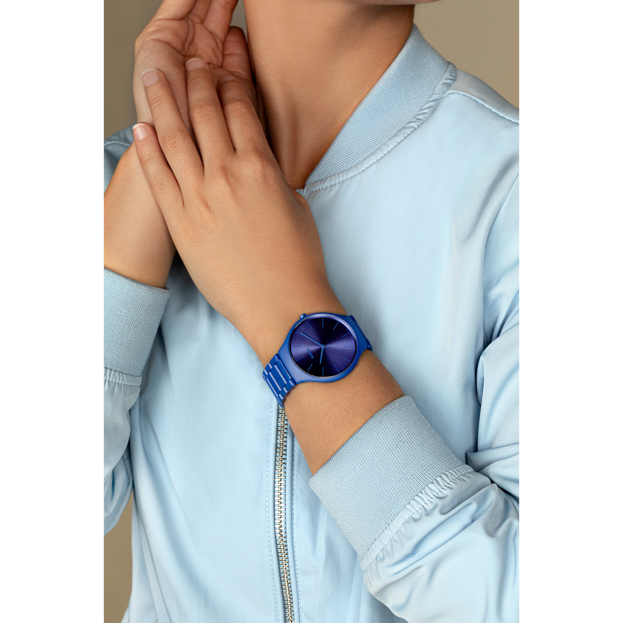 True Thinline Les Couleurs™ Le Corbusier Spectacular ultramarine 4320K