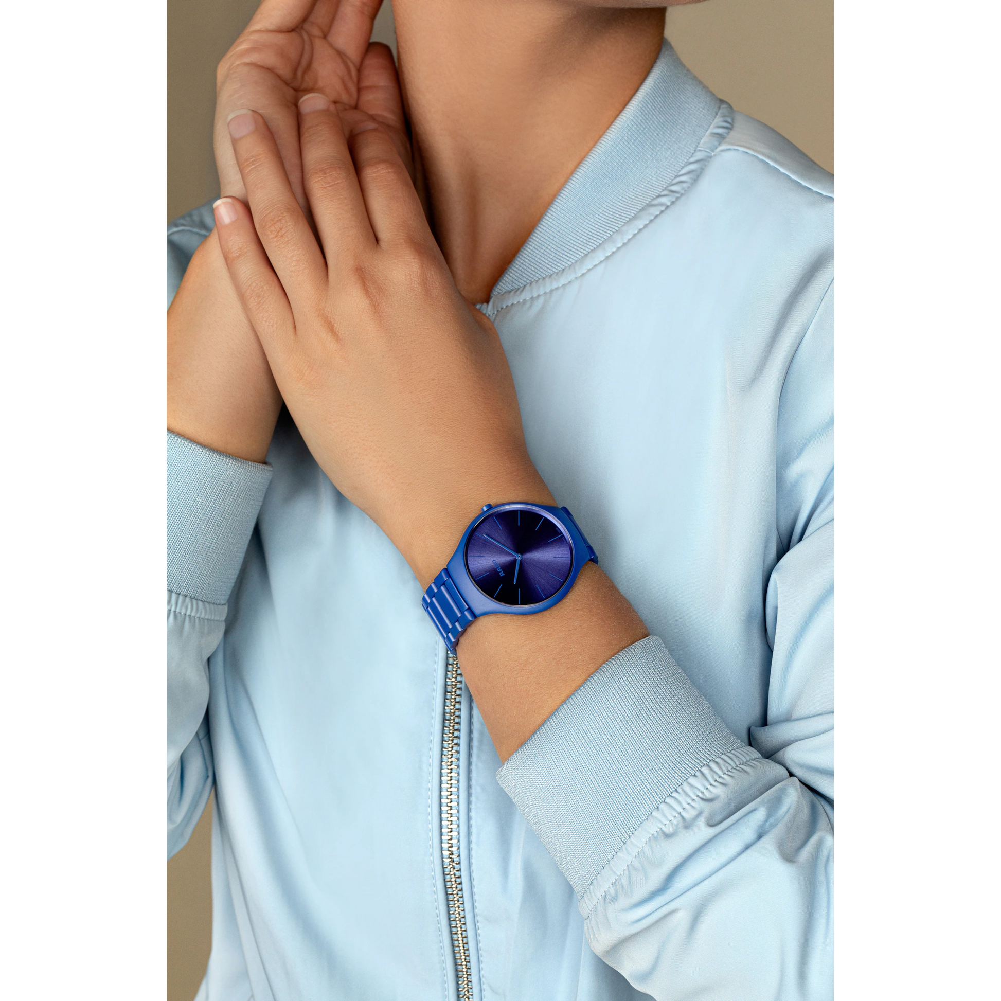 True Thinline Les Couleurs™ Le Corbusier Spectacular ultramarine 4320K